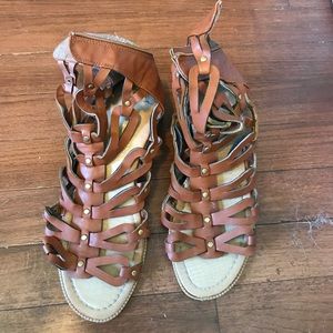 1” BLOCK HEEL SANDAL